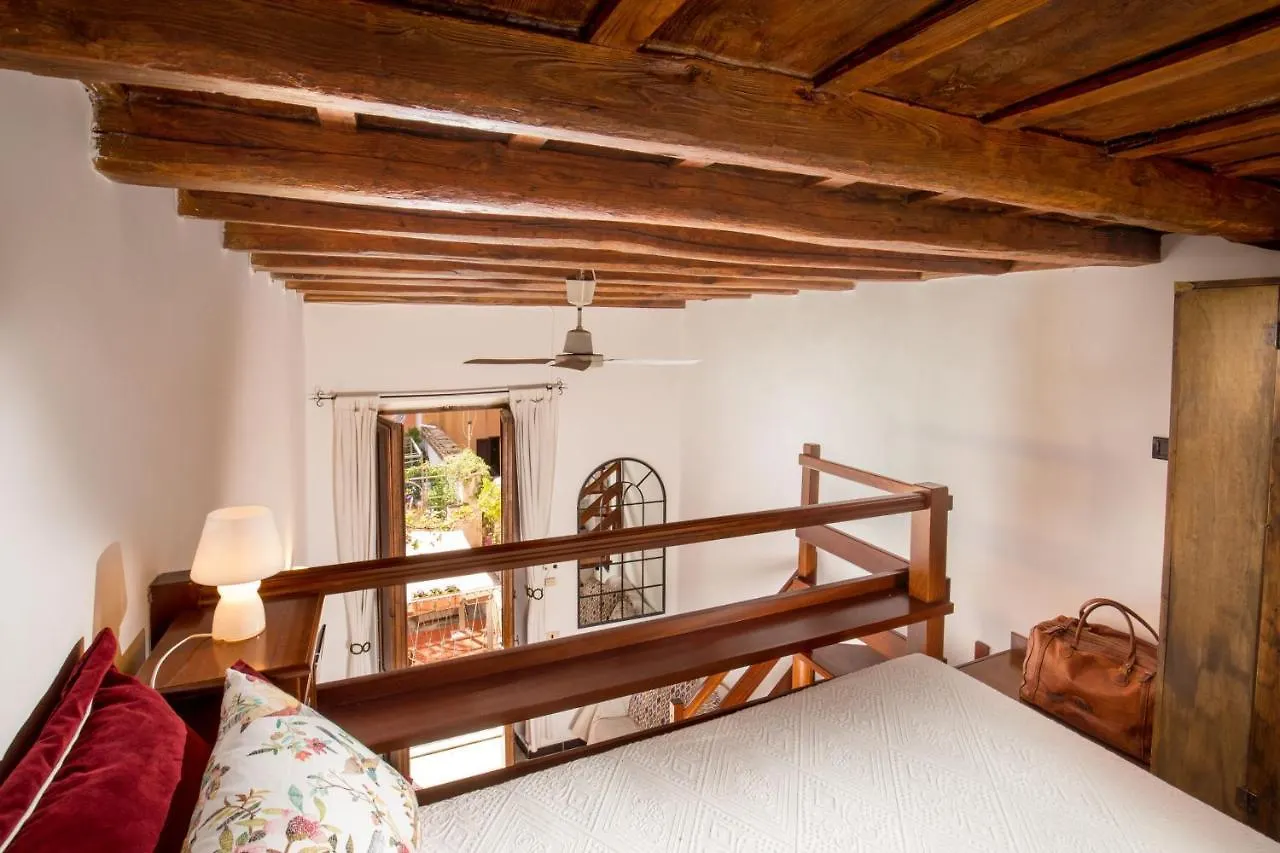 Empire Loft: In The Shadow Of Colosseo Apartment Rome Italy